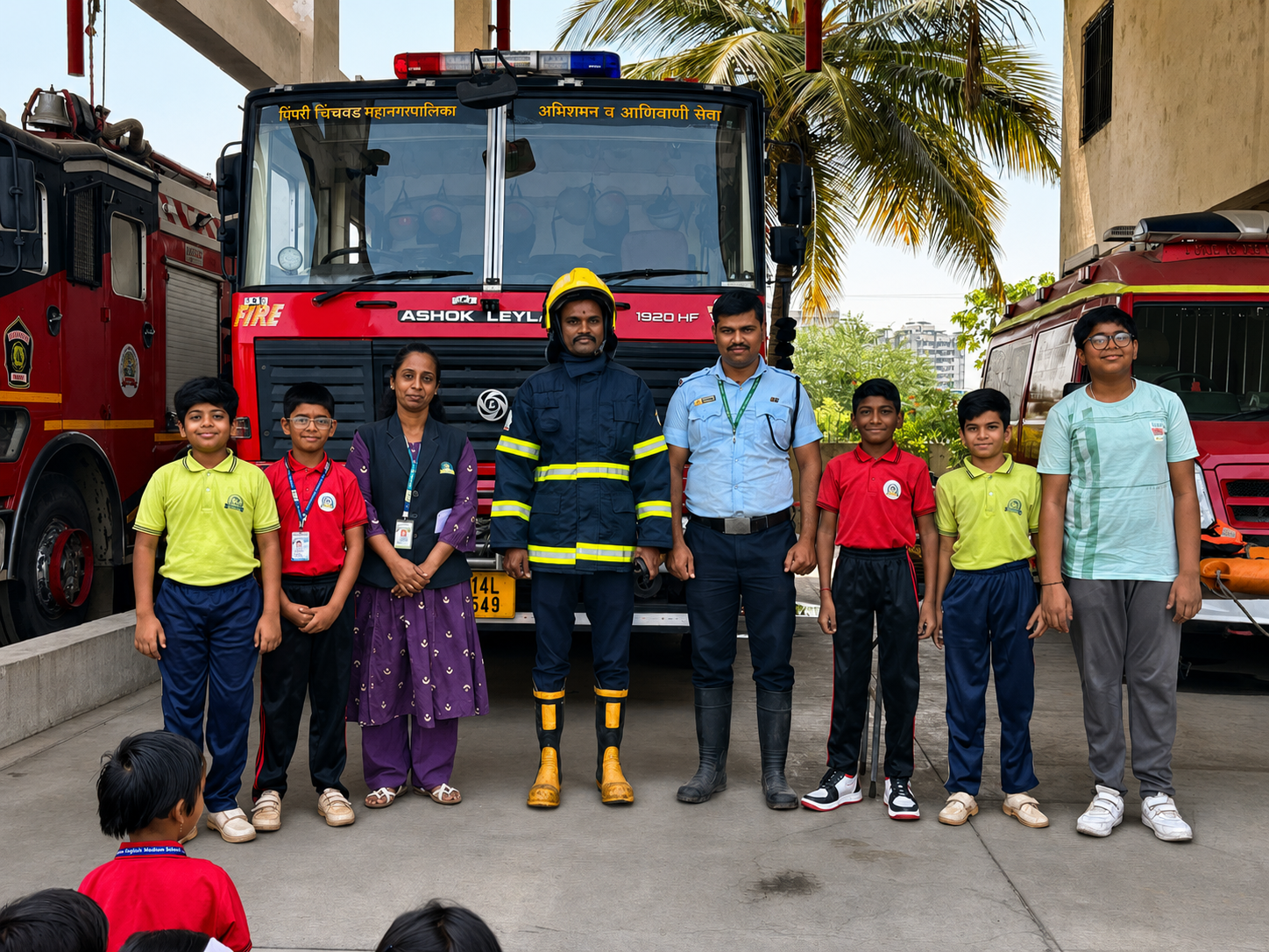 Indian school students visiting Alandi Fire Station